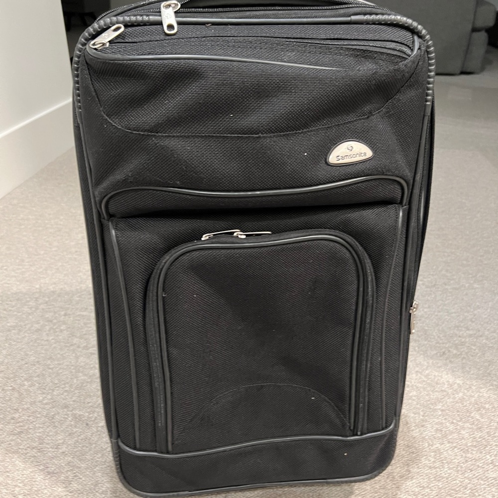 Samsonite soft shell expandable carry on luggage